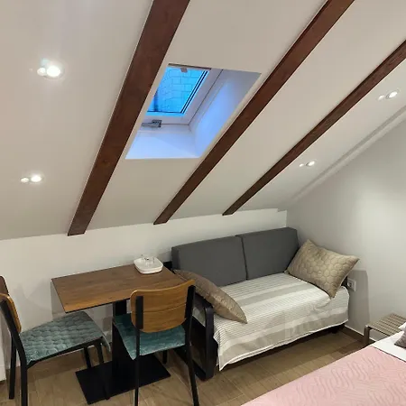 La Casa Di Varos Old Town Apartments 公寓 *