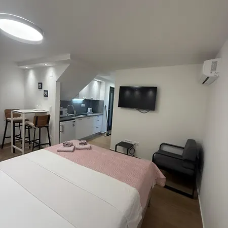 아파트 La Casa Di Varos & Free Parking Available P&r