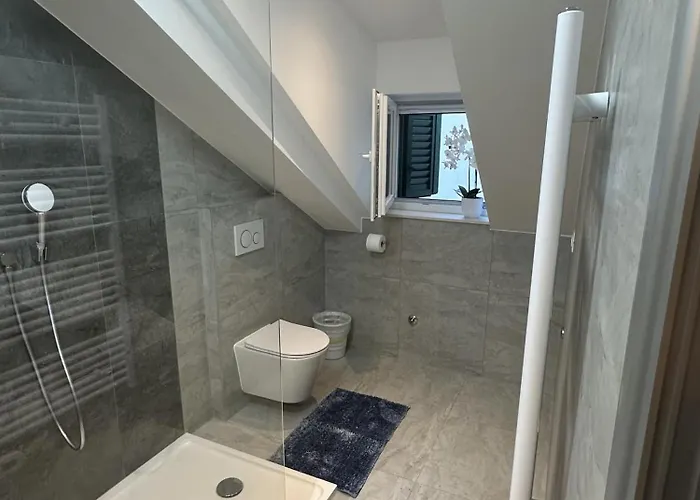 La Casa Di Varos Old Town & Free Parking Apartment