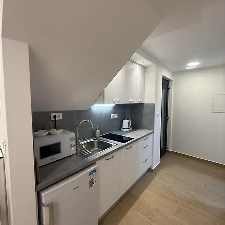 Apartment La Casa Di Varos & Free Parking Available P&r Split